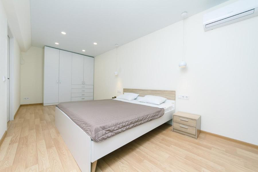 Studiia Na Beresteiskoi Apartment