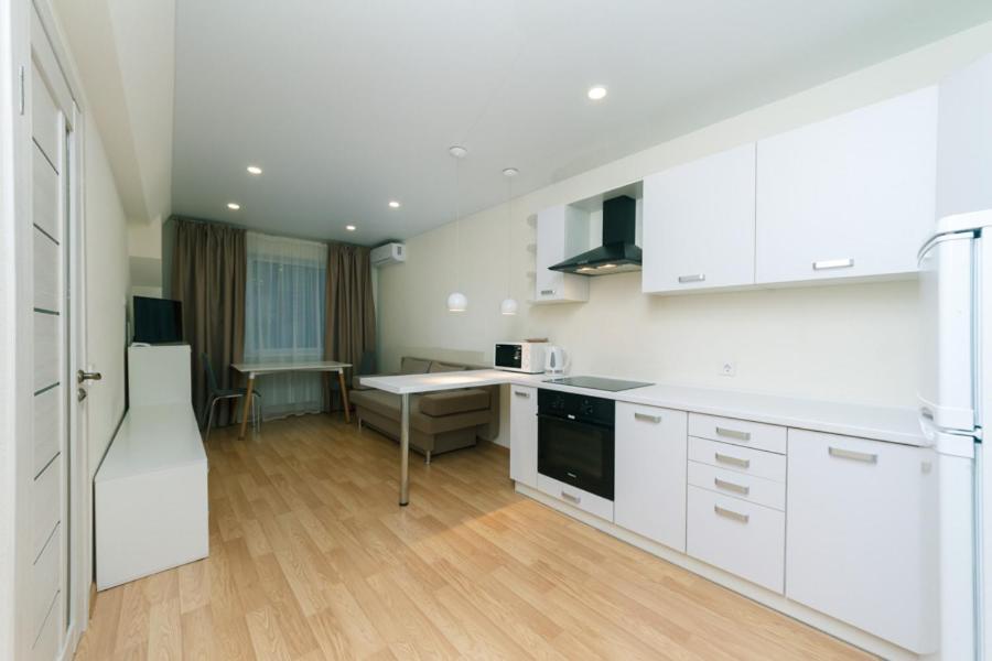 Apartment Studiia Na Beresteiskoi Kiew