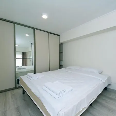 Studiia na Beresteiskoi Kiew Exterior foto